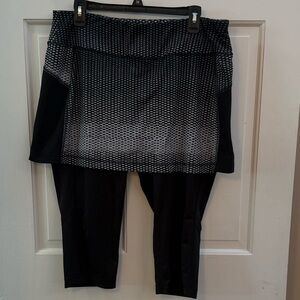 tek gear Black and Gray Skirted Capri Leggings